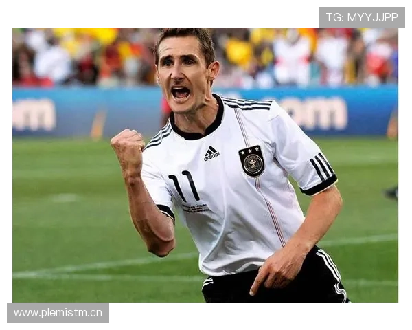 伊萨克无球跑位与持球推进解析:为何被称为“最像边锋的中锋” 伊萨克无球跑位与持球推进解析:为何被称为“最像边锋的中锋”