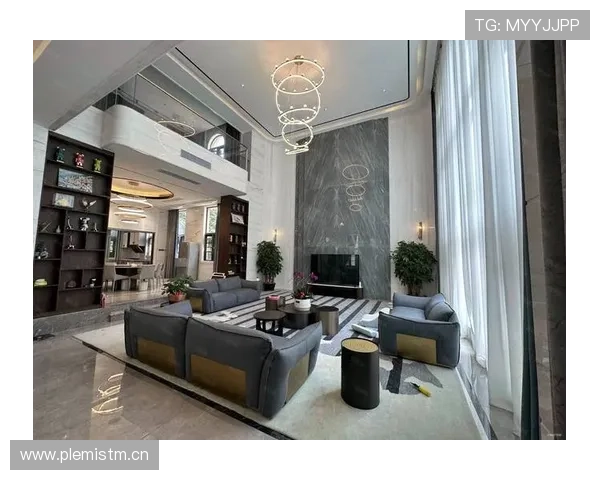 鲍春来退役后住进500平大平层，每天睡到自然醒